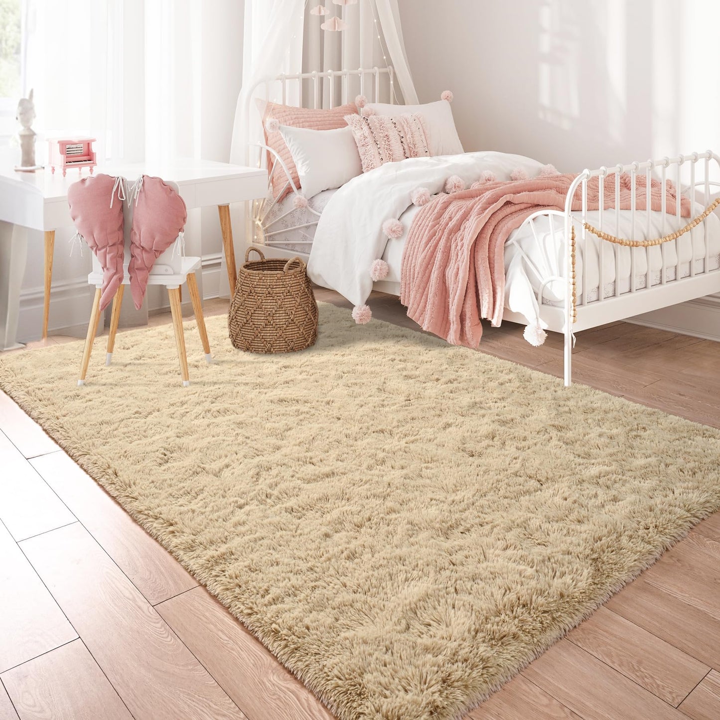 Keeko 4x5.3 Black Fluffy Shag Rug