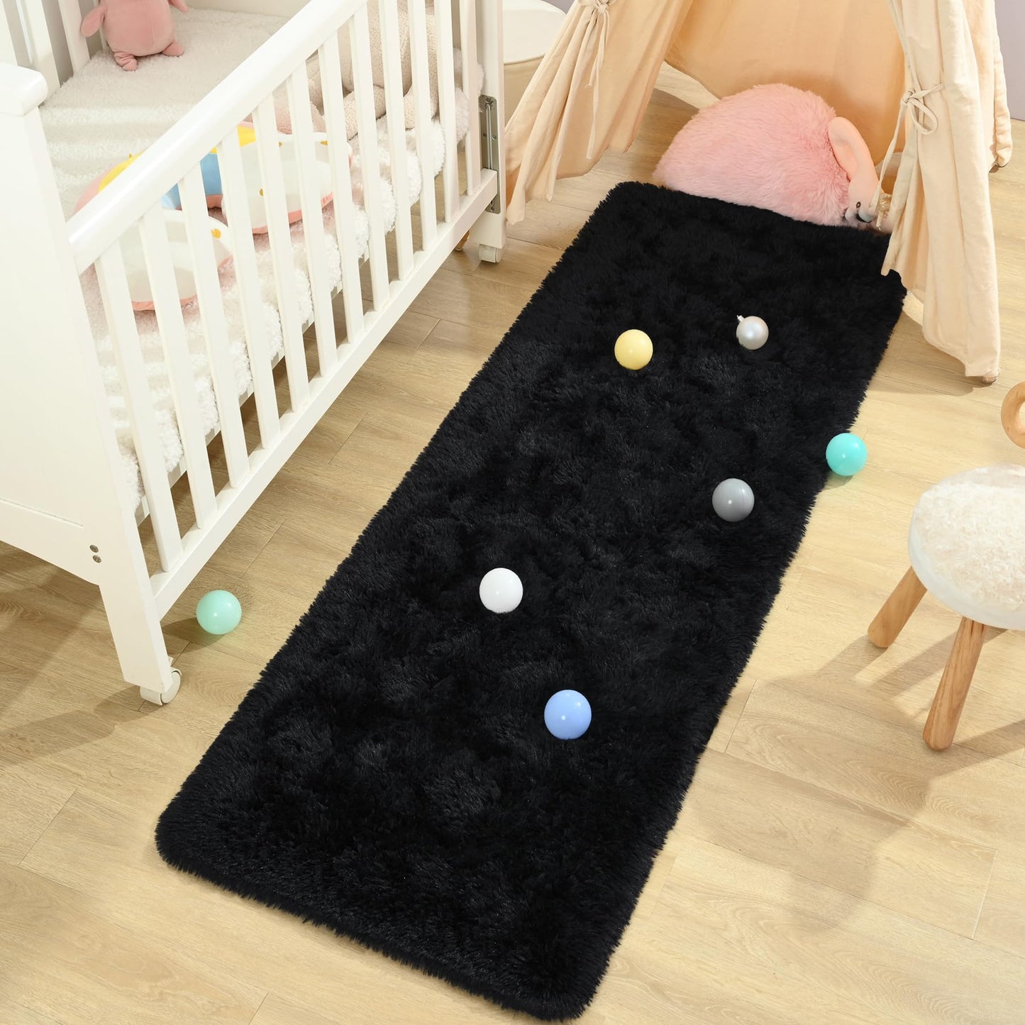 Keeko 4x5.3 Black Fluffy Shag Rug