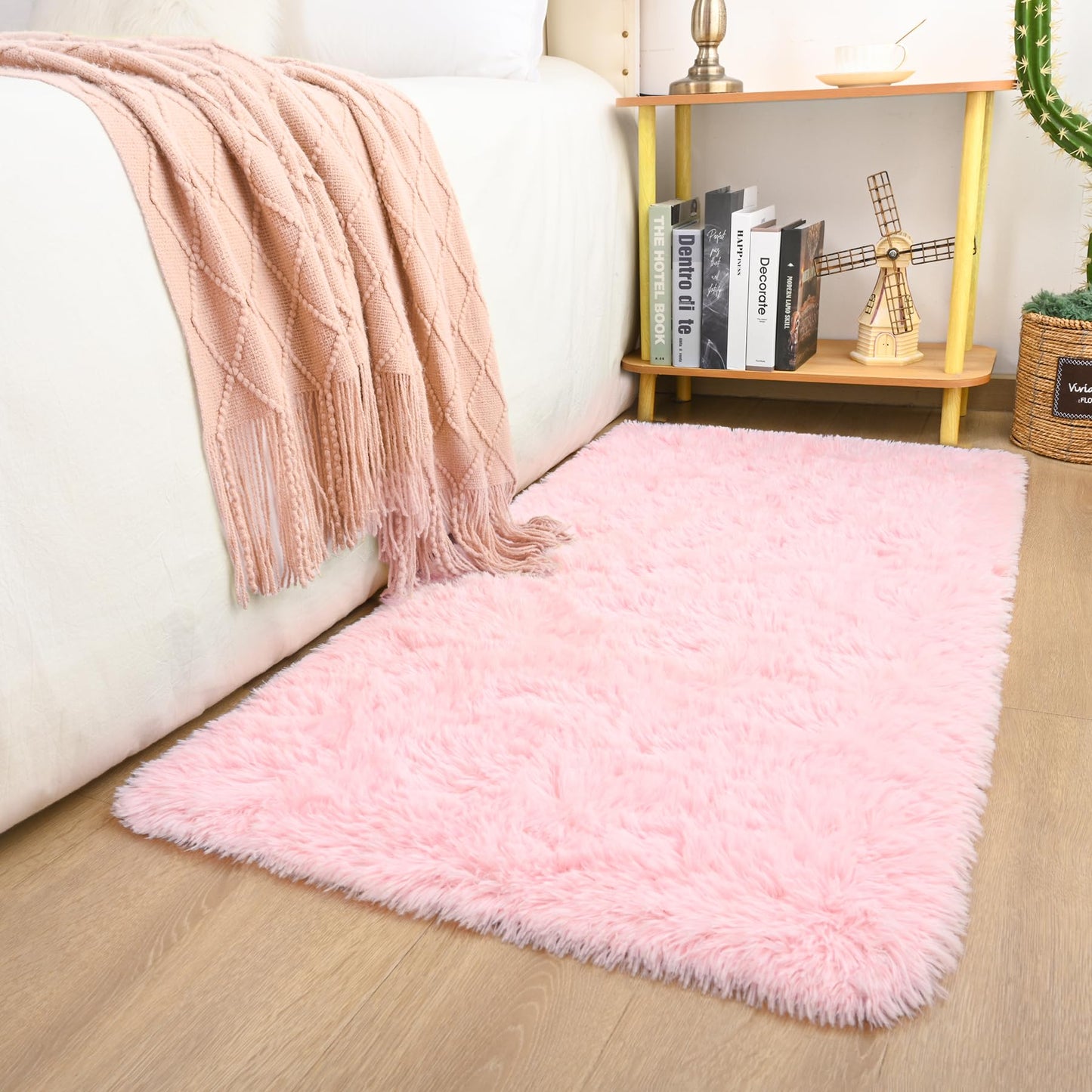 Keeko 4x5.3 Black Fluffy Shag Rug