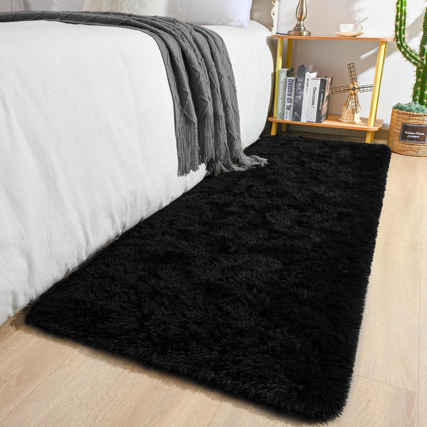 Keeko 4x5.3 Black Fluffy Shag Rug